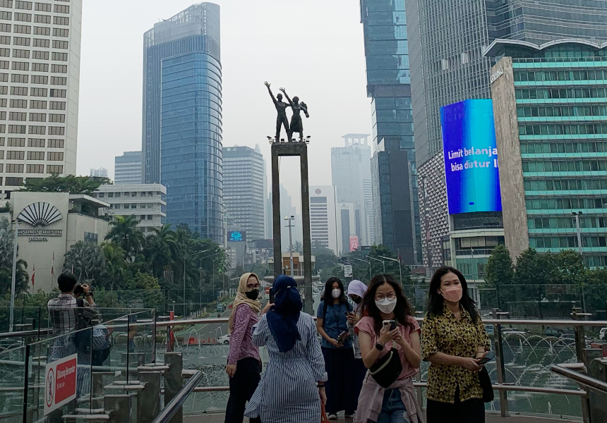 Halte Transjakarta Bundaran HI: Tips Berfoto di Spot Favorit Jakarta