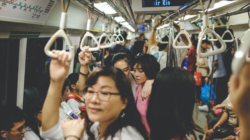 Sudahkah Infrastruktur Transportasi Jakarta Berpihak pada Kaum Wanita?